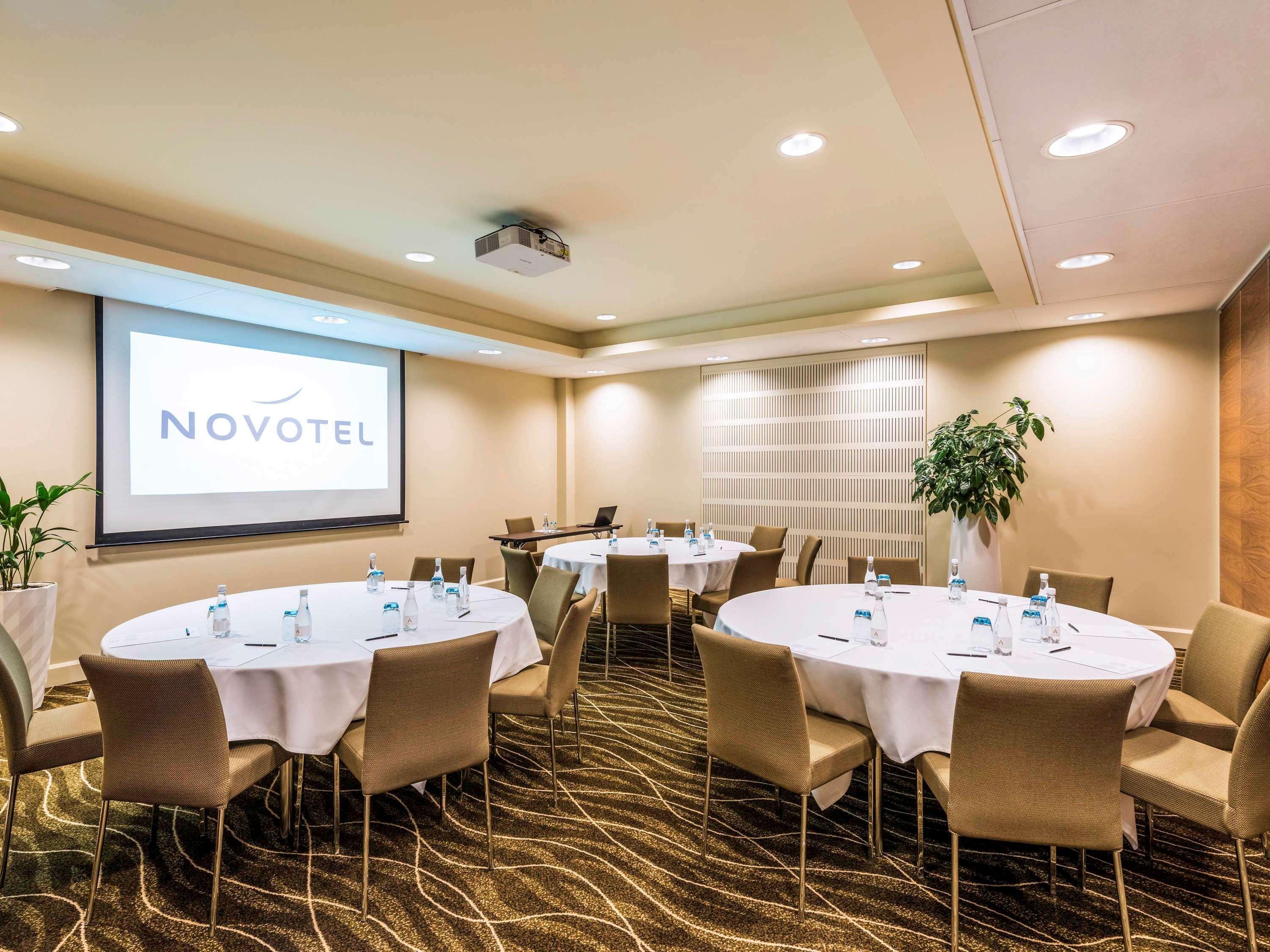 Novotel Christchurch Cathedral Square Экстерьер фото