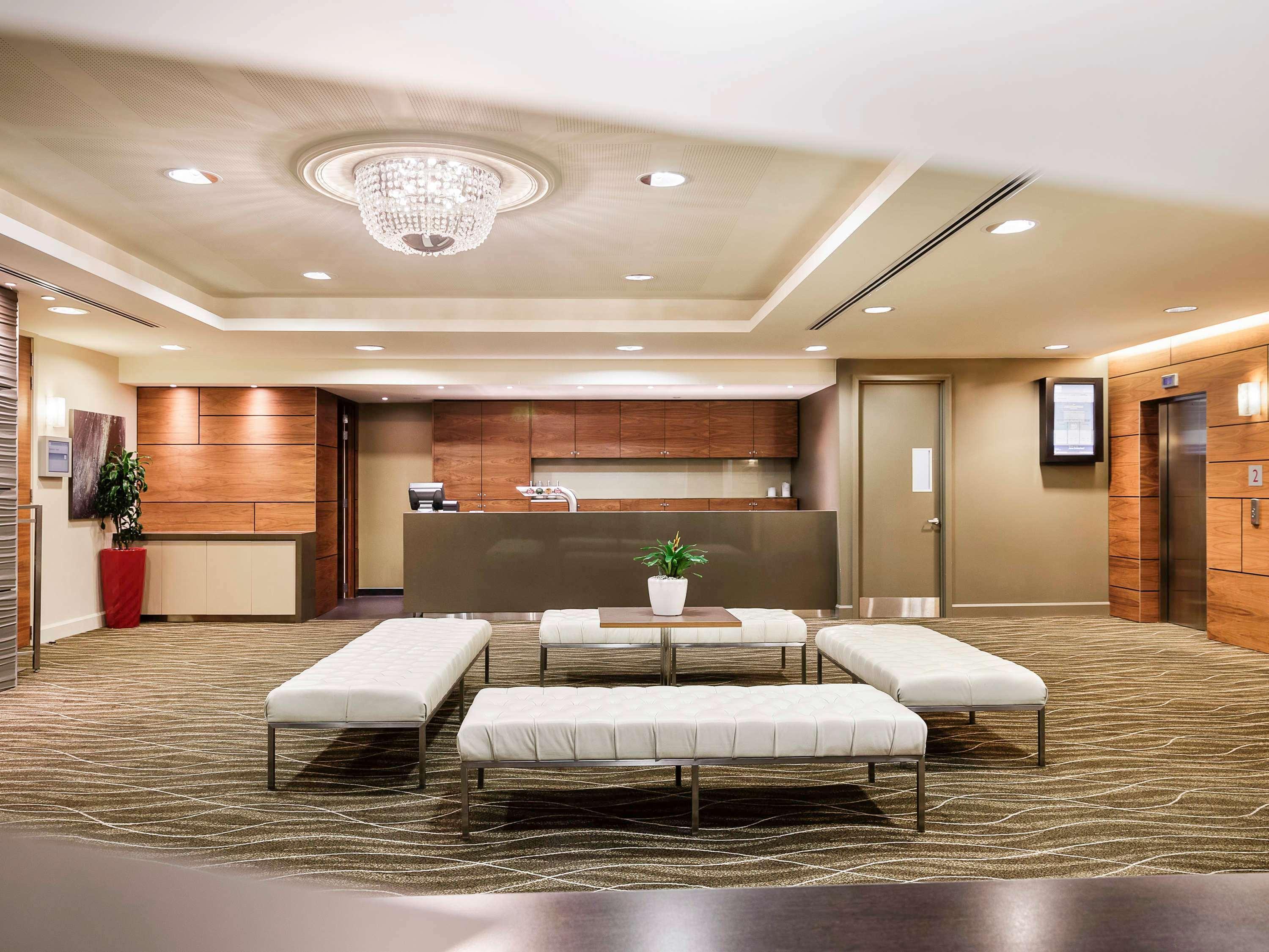Novotel Christchurch Cathedral Square Экстерьер фото