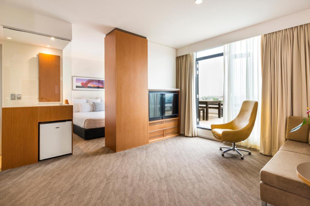 Novotel Christchurch Cathedral Square Экстерьер фото